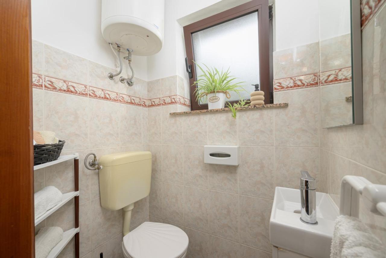 Holiday Apartment Ariella Krizanici Esterno foto