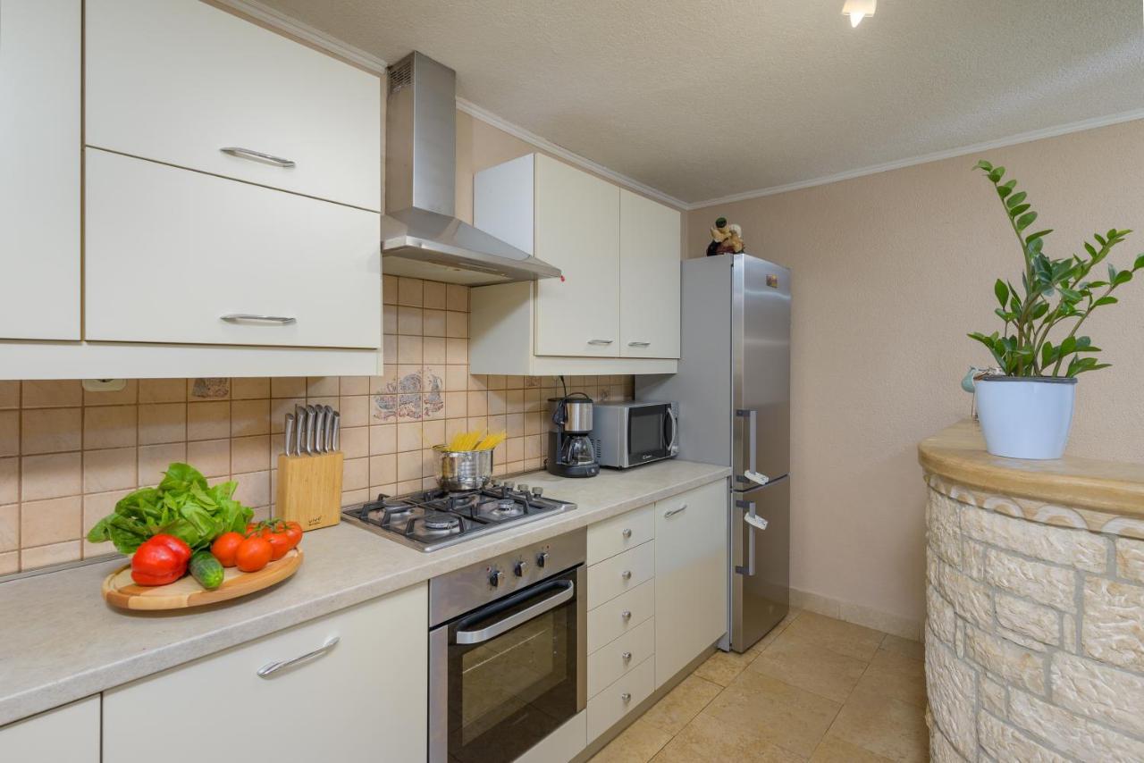 Holiday Apartment Ariella Krizanici Esterno foto