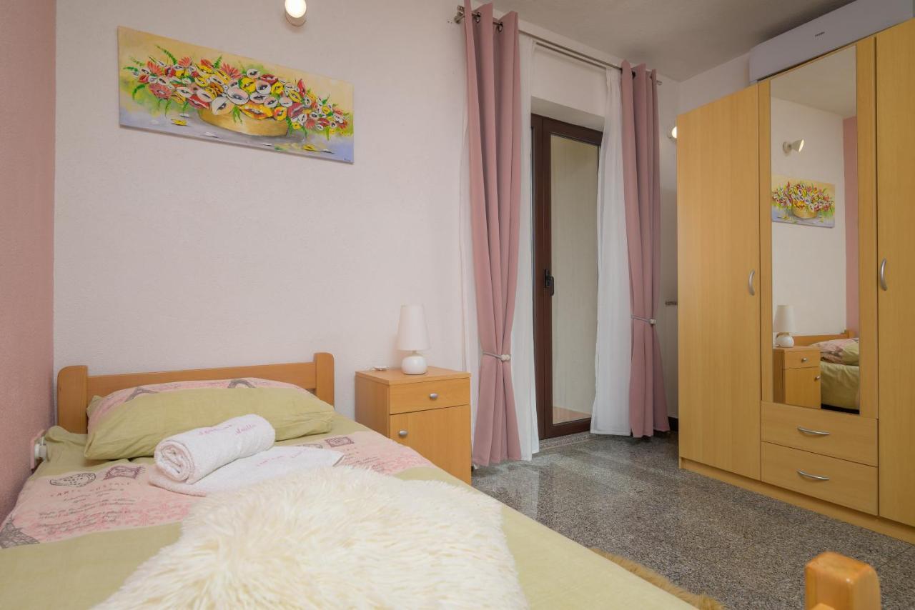 Holiday Apartment Ariella Krizanici Esterno foto